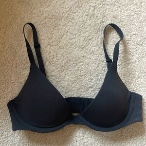 SKIMS PLUNGE BRA